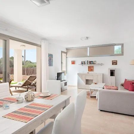 Garlanda 1 Villa Cala Llombards