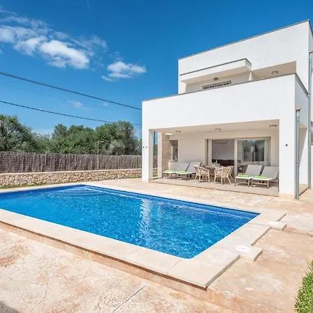 Garlanda 1 Villa