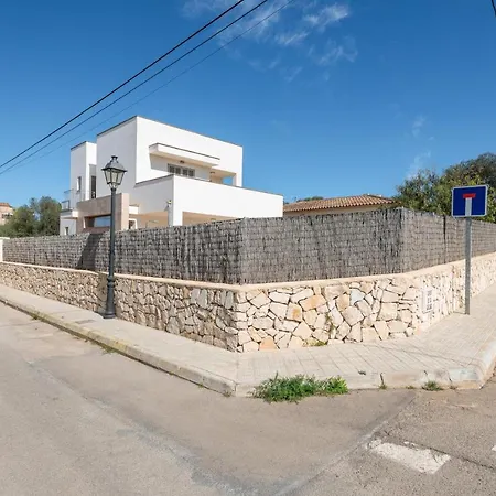 Garlanda 1 Villa