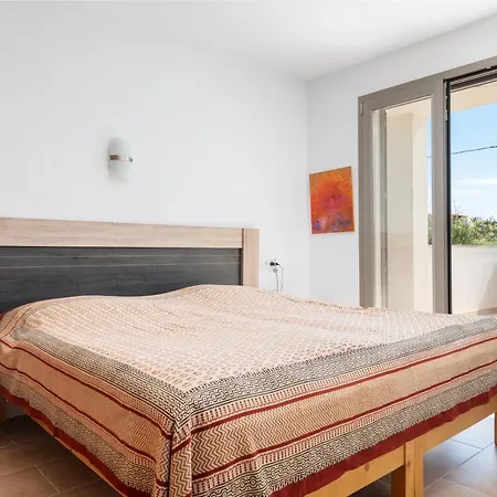 Garlanda 1 Villa *