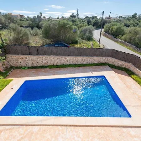 Garlanda 1 Villa